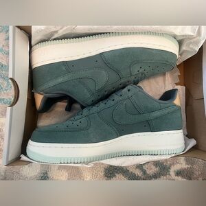 Women’s Nike Air Force 1 Premium